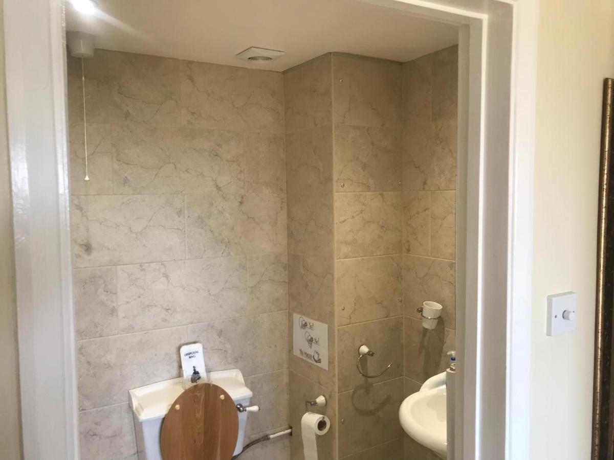 Stoke House Bed And Breakfast Стоук Ривэс Экстерьер фото