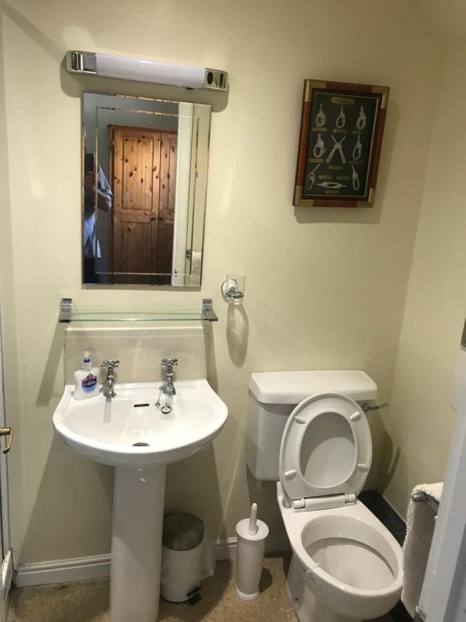 Stoke House Bed And Breakfast Стоук Ривэс Экстерьер фото