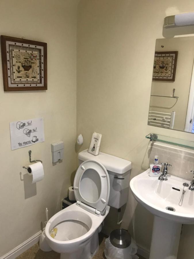 Stoke House Bed And Breakfast Стоук Ривэс Экстерьер фото